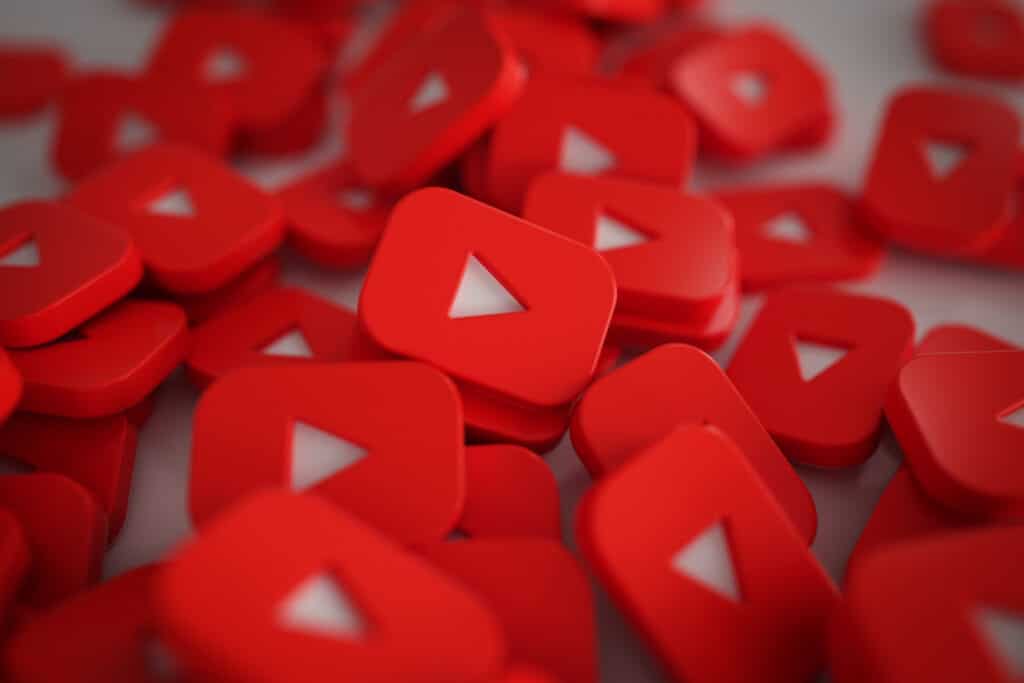 pile 3d play button logos